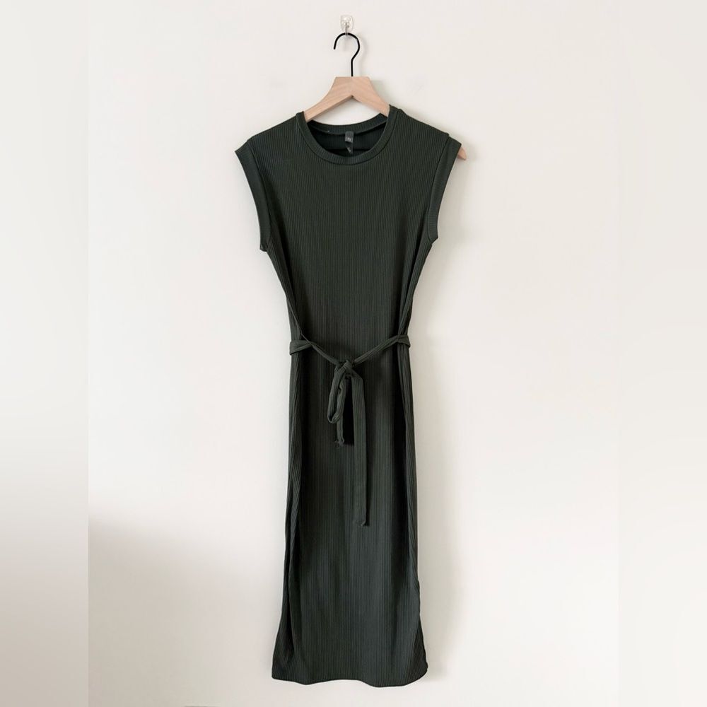 Alya Sleeveless Ribbed Knit Midi Dress in Dark Green Size S